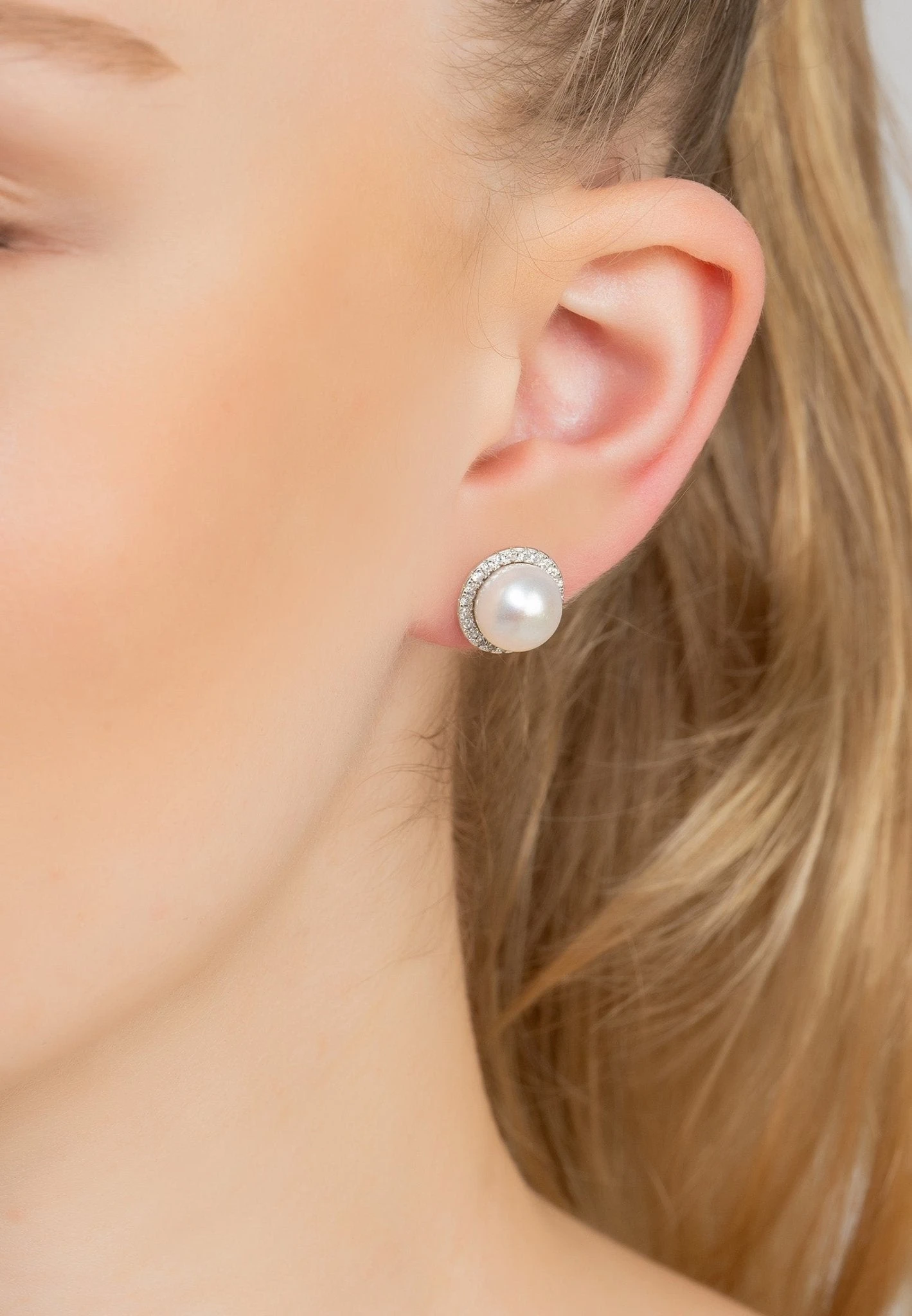 Latelita Pearl Full Halo Large Stud Earrings Silver 2 Latelita Pearl Full Halo Large Stud Earrings Silver - Image 2