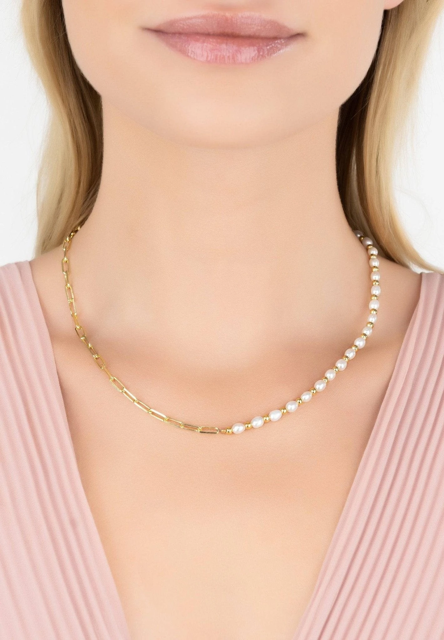 Latelita Petite Pearl Strand Necklace Gold 2 Latelita Petite Pearl Strand Necklace Gold - Image 2